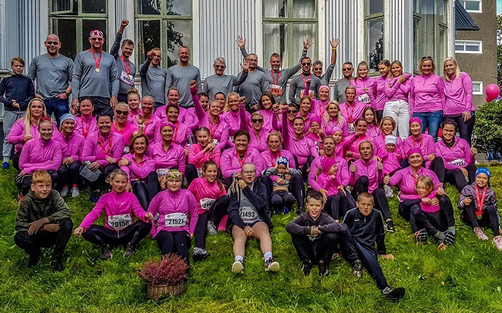Team Auður ásamt fjölskyldum frá Reykjavíkurmaraþoninu 2019