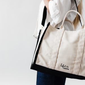 Lífið er núna taska